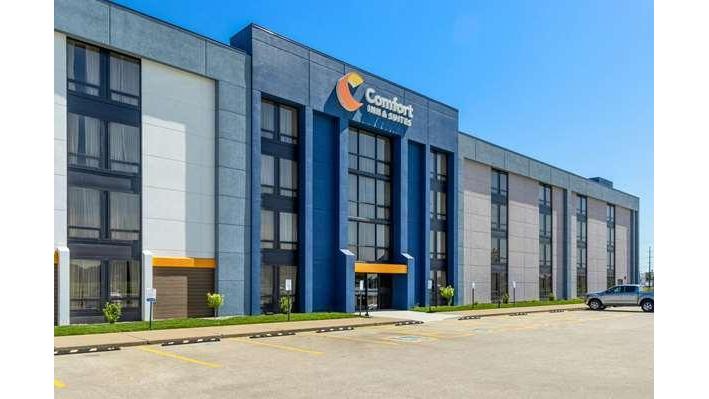 Comfort Inn & Suites Evansville Airport in Evansville, Indiana, United States
