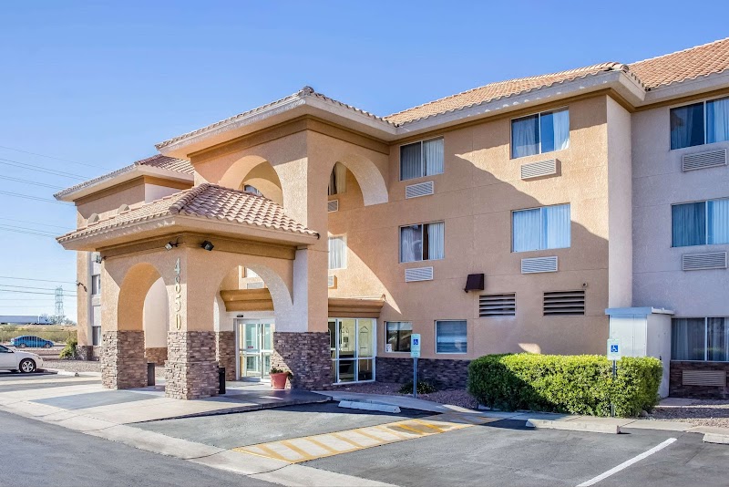 Comfort Inn & Suites near Kino Sports Complex in South Tucson, Arizona, United States