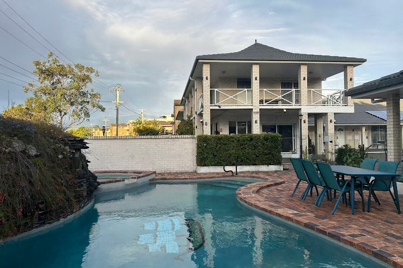 Cook's Endeavour Motor Inn in Tweed Heads, Australia