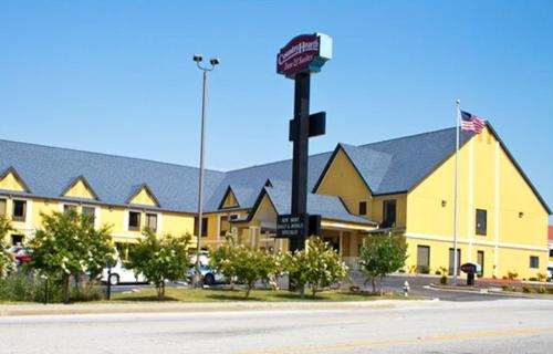 Country Hearth Inn & Suites Union City in Union City, Georgia, United States