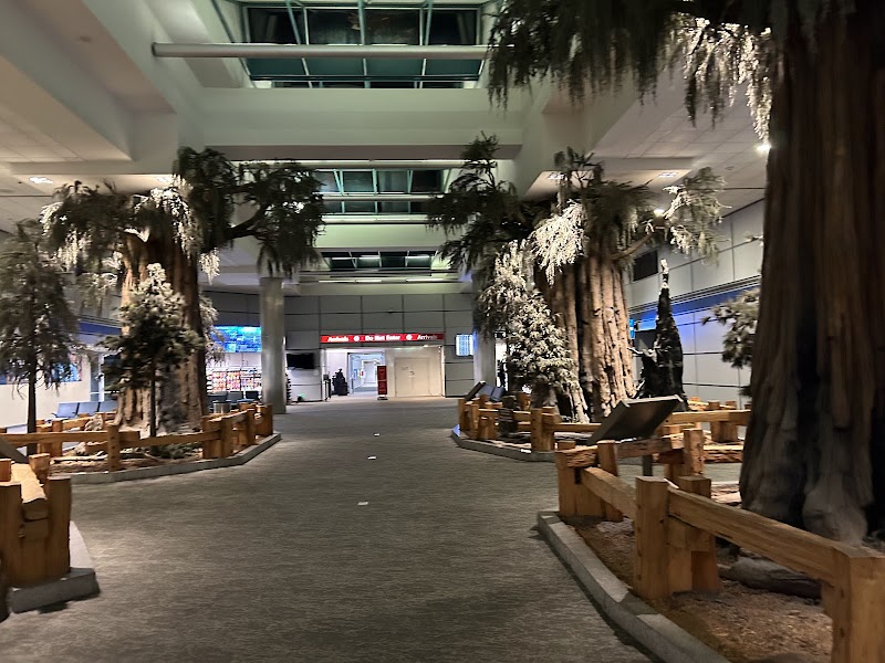 Courtyard by Marriott Fresno Yosemite International Airport in Fresno, California, United States