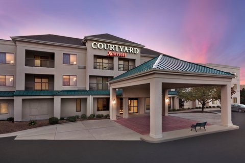 Courtyard by Marriott Topeka in Topeka, Kansas, United States