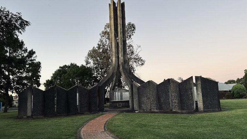 Cousins Motor Inn in Inverell, Australia
