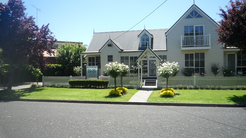 Creek Cottage Bed & Breakfast in Traralgon, Australia