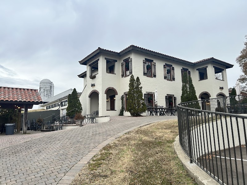 Crown Inn in Humboldt, Tennessee, United States