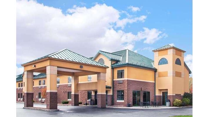 Days Inn Brewerton/Syracuse/Airport in Brewerton, New York, United States