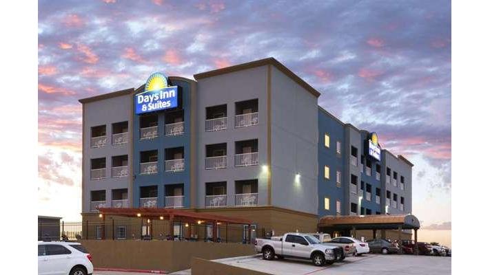 Days Inn & Suites by Wyndham Galveston West/Seawall in Galveston, Texas, United States