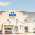 Days Inn & Suites by Wyndham Swainsboro