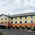 Days Inn & Suites by Wyndham Traverse City