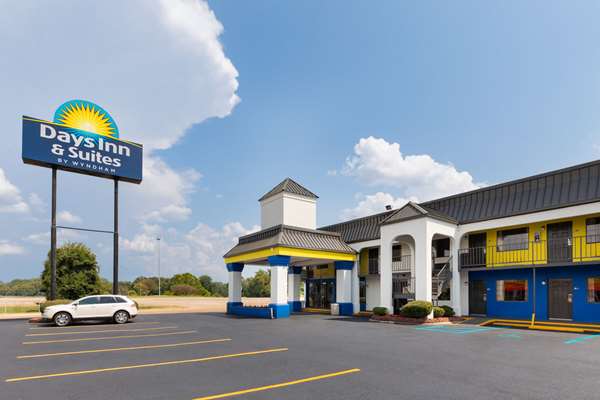 Days Inn & Suites by Wyndham Vicksburg in Vicksburg, Mississippi, United States