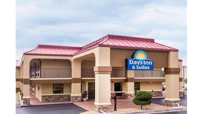 Days Inn & Suites by Wyndham Warner Robins Near Robins AFB in Warner Robins, Georgia, United States