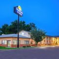 Days Inn & Suites by Wyndham Waterloo