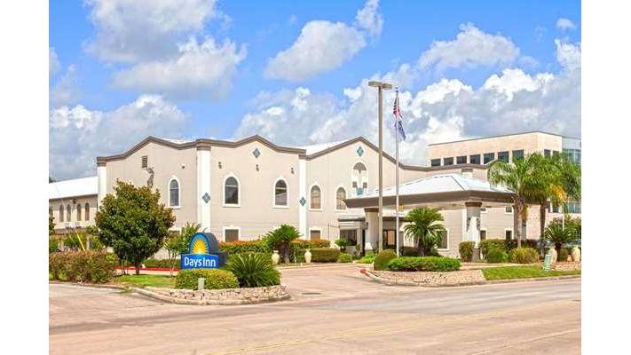 Days Inn & Suites by Wyndham Webster NASA-Clear Lake-Houston in Webster, Texas, United States