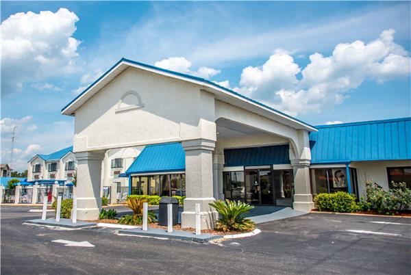 Days Inn by Wyndham Troy in Troy, Alabama, United States