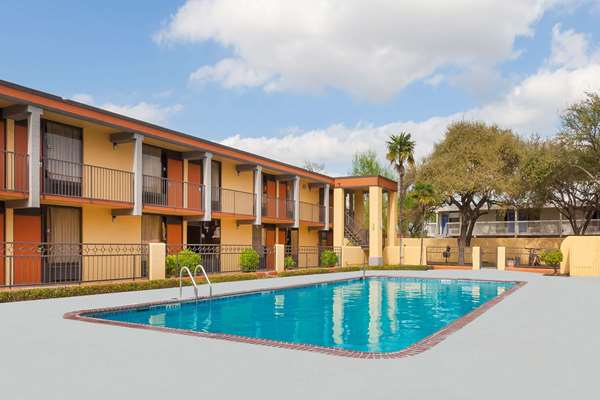 Days Inn by Wyndham Uvalde in Uvalde, Texas, United States