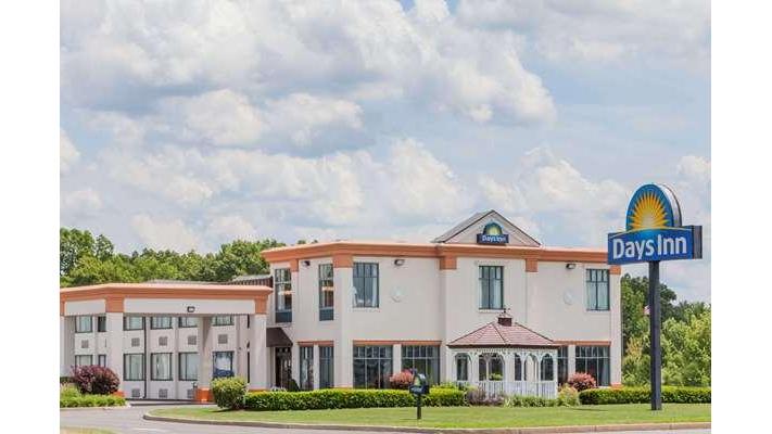 Days Inn by Wyndham Windsor Locks / Bradley Intl Airport in Windsor Locks, Connecticut, United States