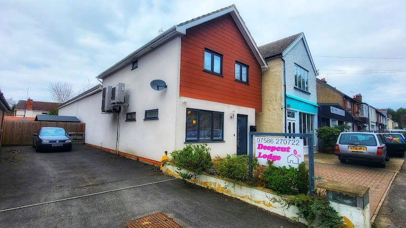 Deepcut Lodge Bed & Breakfast in Camberley, United Kingdom