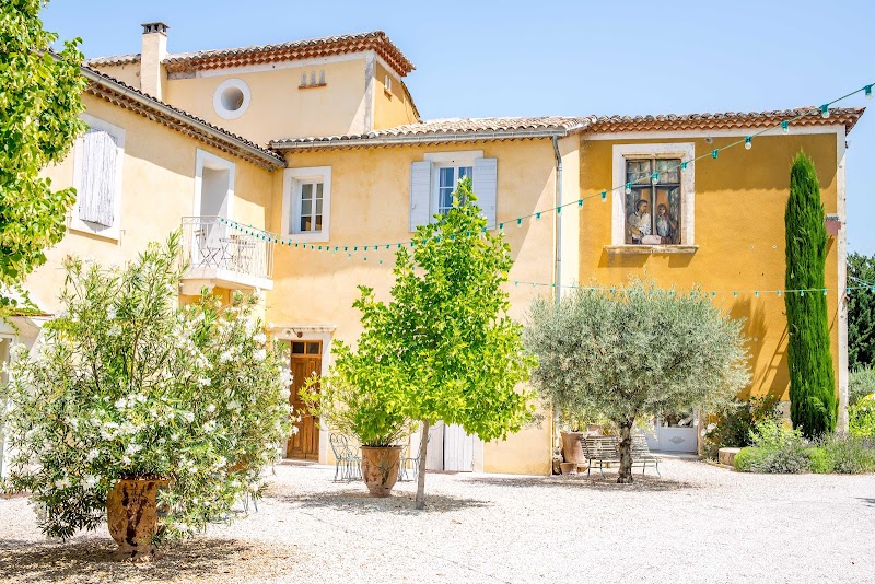 Domaine de Blanche Fleur in Le Thor, France