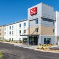 Econo Lodge Inn & Suites