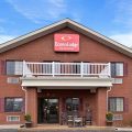 Econo Lodge Inn & Suites