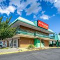 Econo Lodge Inn & Suites Spokane