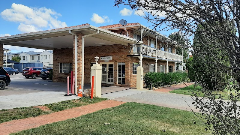 Grand Manor Motor Inn in Queanbeyan, Australia