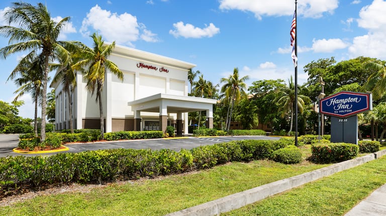 Hampton Inn Naples Central in Naples, Florida, United States