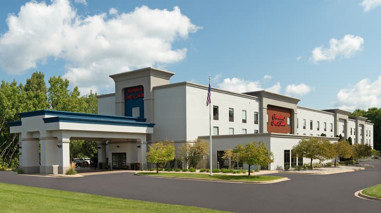 Hampton Inn & Suites Grand Rapids-Airport 28th St in Kentwood, Michigan, United States