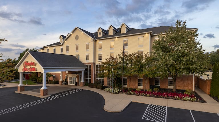 Hampton Inn & Suites State College at Williamsburg Square in State College, Pennsylvania, United States