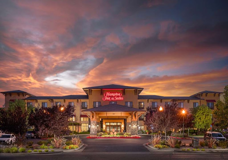 Hampton Inn & Suites Windsor - Sonoma Wine Country in Windsor, California, United States