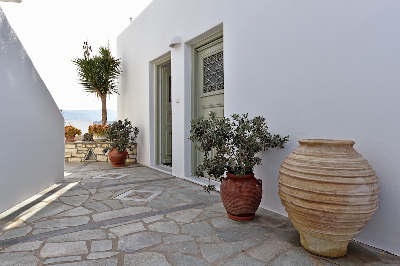 Hara Studios and Apartments in Naousa, Greece