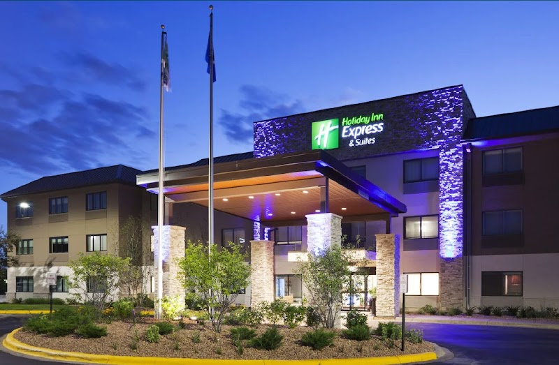 Holiday Inn Express Hotel & Suites Minneapolis (Golden Valley) in Plymouth, Minnesota, United States