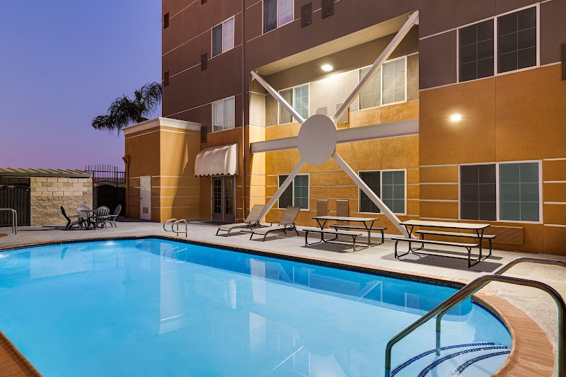 Holiday Inn Express & Suites Bakersfield Central in Bakersfield, California, United States