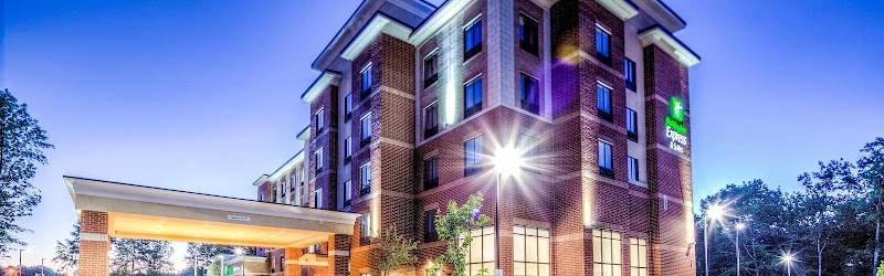 Holiday Inn Express & Suites Cleveland West - Westlake in Westlake, Ohio, United States