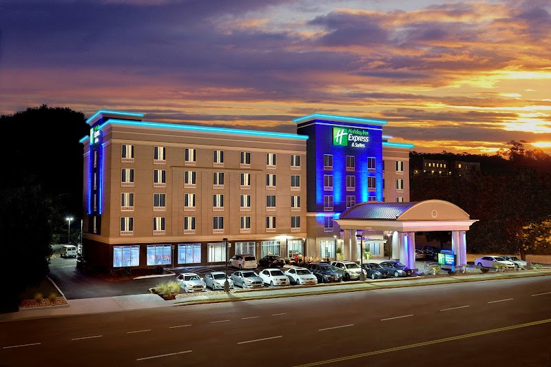 Holiday Inn Express & Suites Knoxville West - Papermill Dr in Knoxville, Tennessee, United States