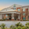 Holiday Inn Express & Suites Memphis/Germantown