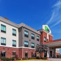 Holiday Inn Express & Suites Sealy