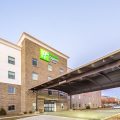 Holiday Inn Express & Suites Shawnee-Kansas City West