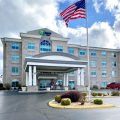 Holiday Inn Express & Suites Somerset Central