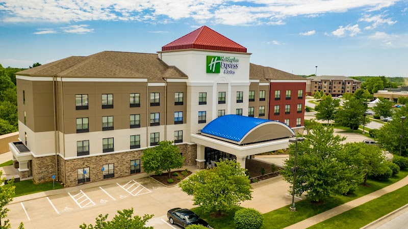 Holiday Inn Express & Suites Springfield in Springfield, Missouri, United States