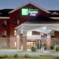 Holiday Inn Express & Suites Suffolk