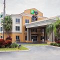 Holiday Inn Express & Suites Tavares
