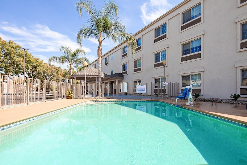 Holiday Inn Express & Suites Tulare in Tulare, California, United States