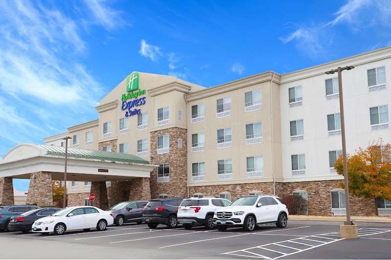 Holiday Inn Express & Suites Waukegan in Waukegan, Illinois, United States
