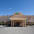 Holiday Inn Express & Suites Zapata