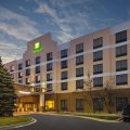 Holiday Inn & Suites Bolingbrook