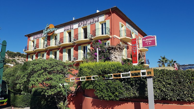 Hôtel Albergo in Saint-Laurent-du-Var, France