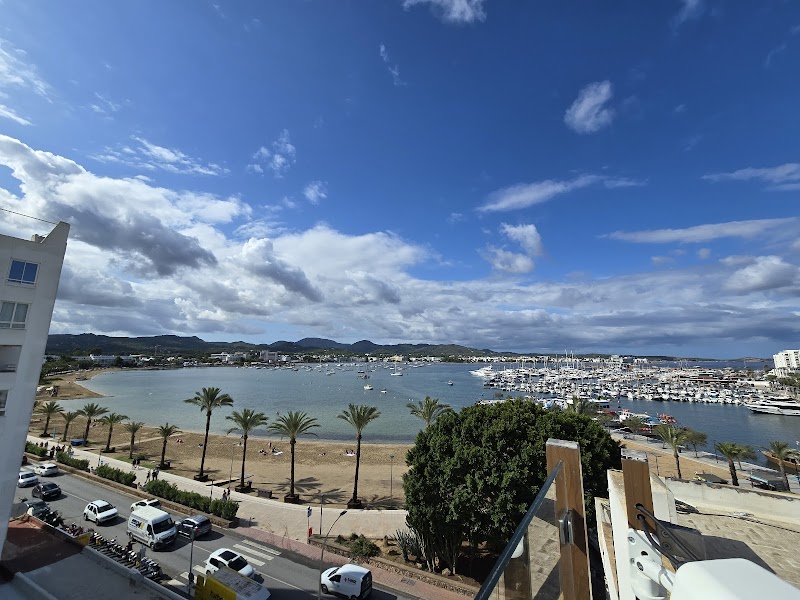 Hotel Apartamentos Central Park in San Antonio Abad, Spain