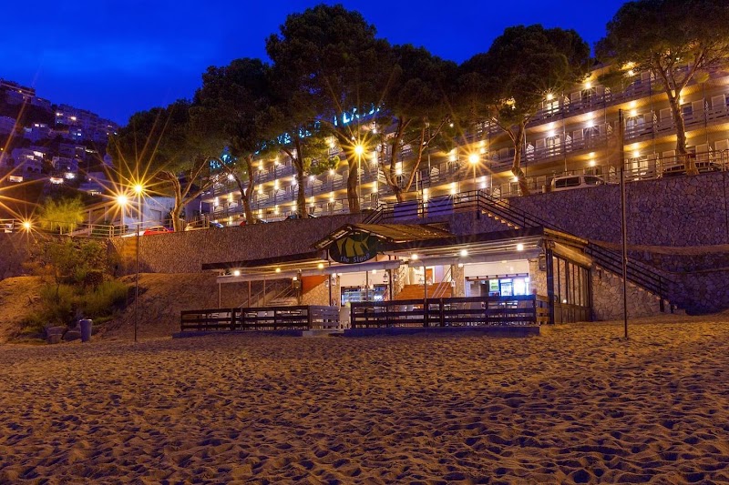 Hotel Apartaments Canyelles Platja in Rosas, Spain