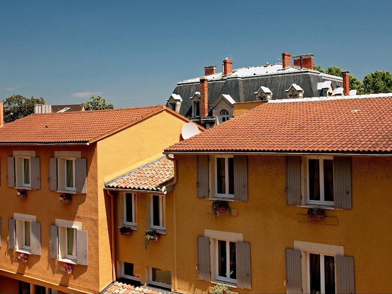 Hotel Azalees in Tournon-sur-Rhone, France